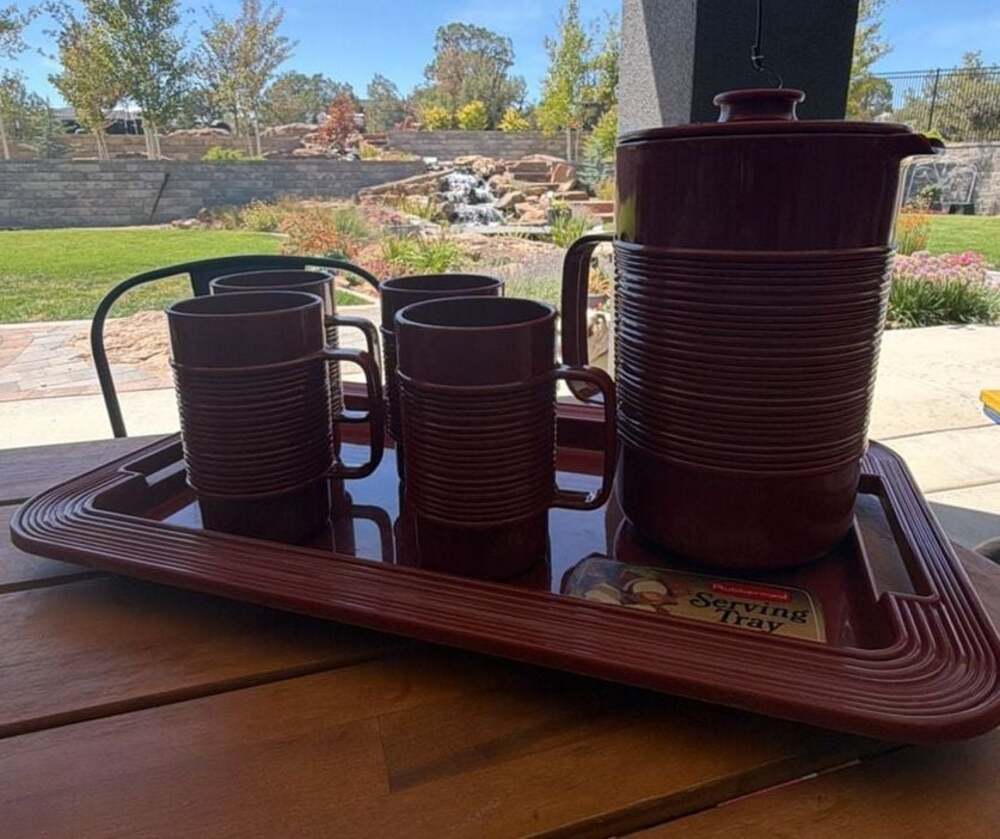Vintage Rubbermaid Brown Ribbed Pitcher, 4 Mugs, and Serving Tray No. 3810 Set